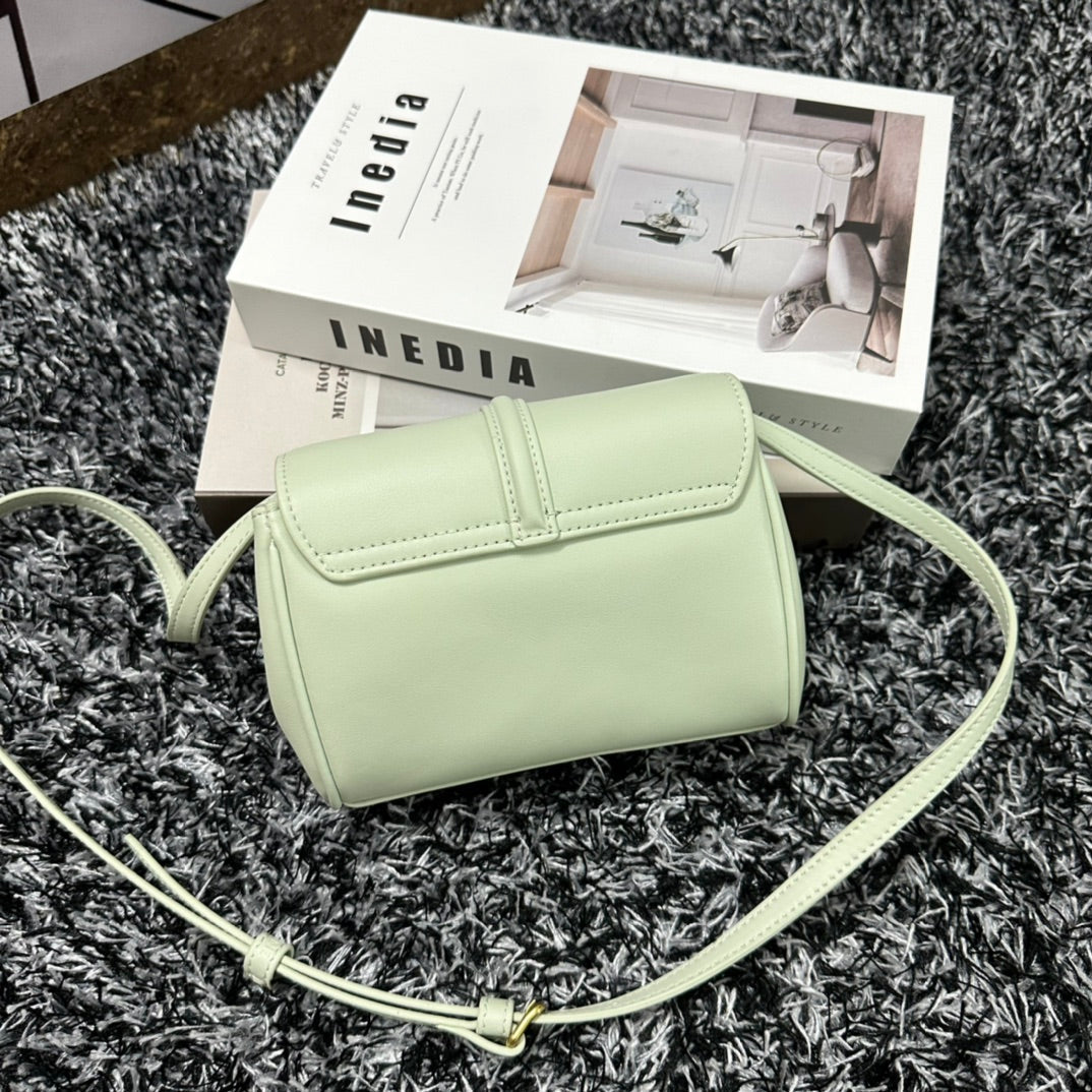 CLASSIC MINI 18 GREEN MINT CALFSKIN