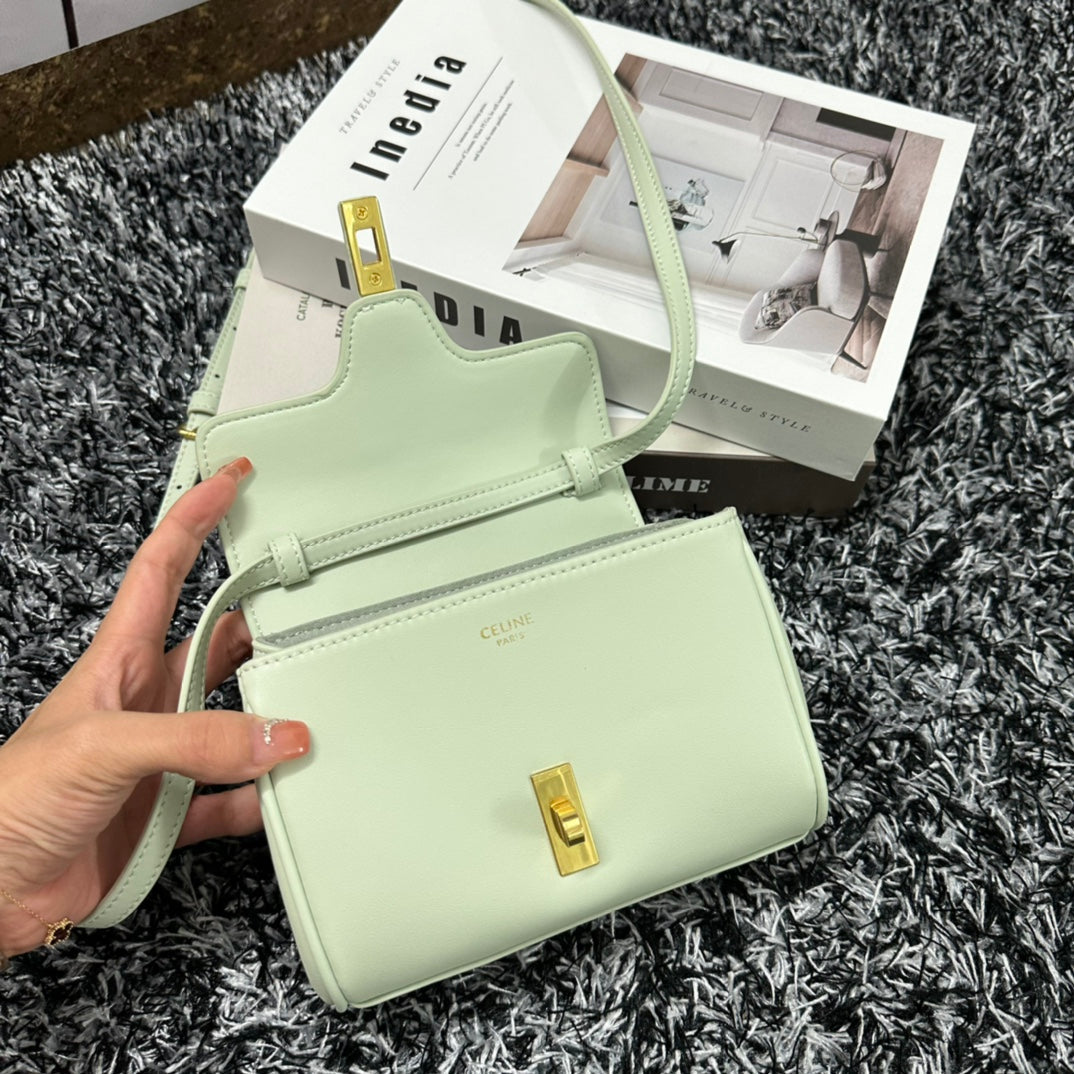 CLASSIC MINI 18 GREEN MINT CALFSKIN