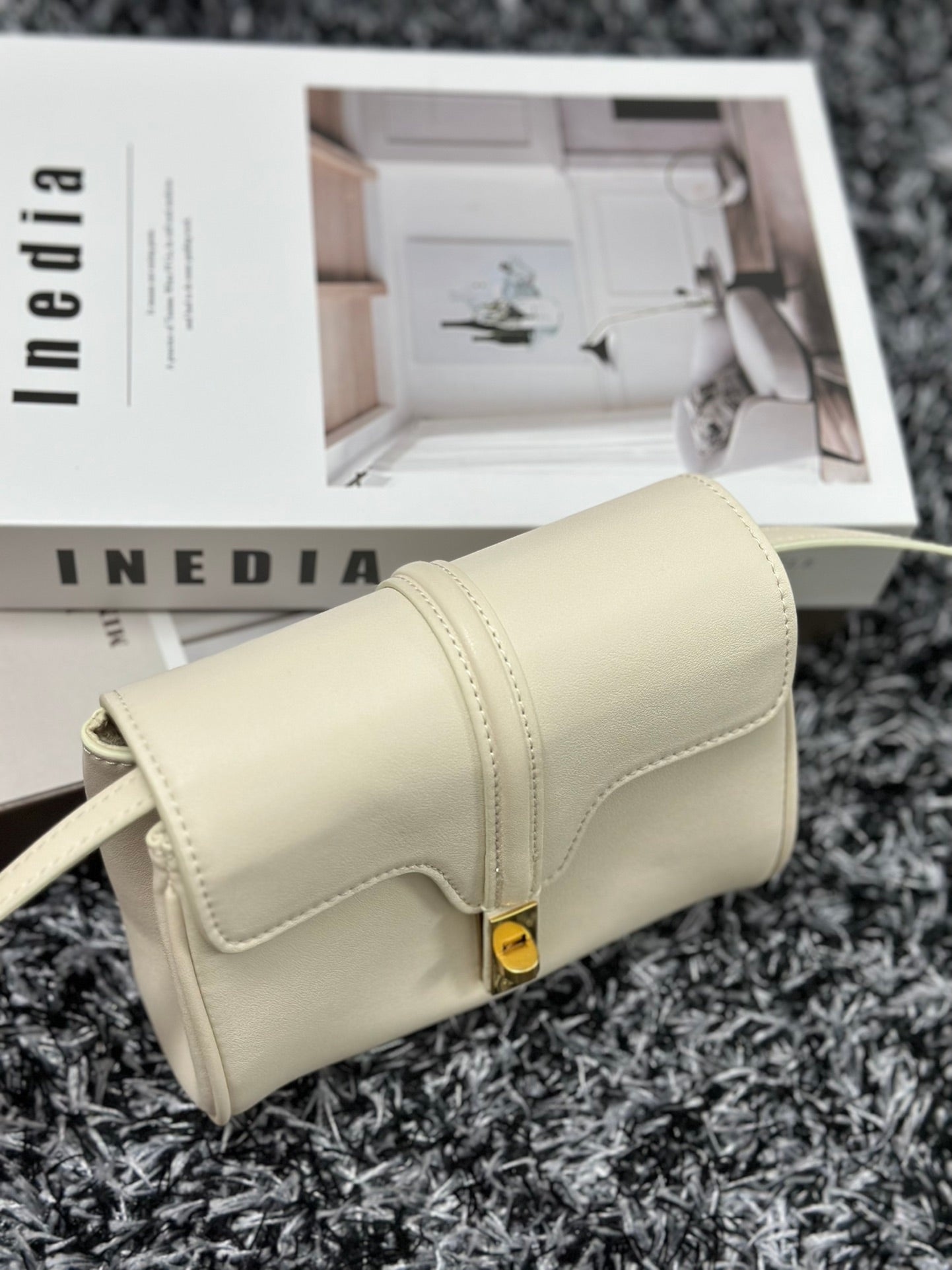 CLASSIC MINI 18 WHITE CALFSKIN