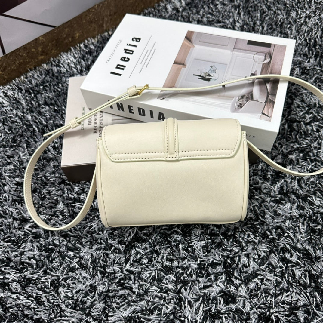 CLASSIC MINI 18 WHITE CALFSKIN