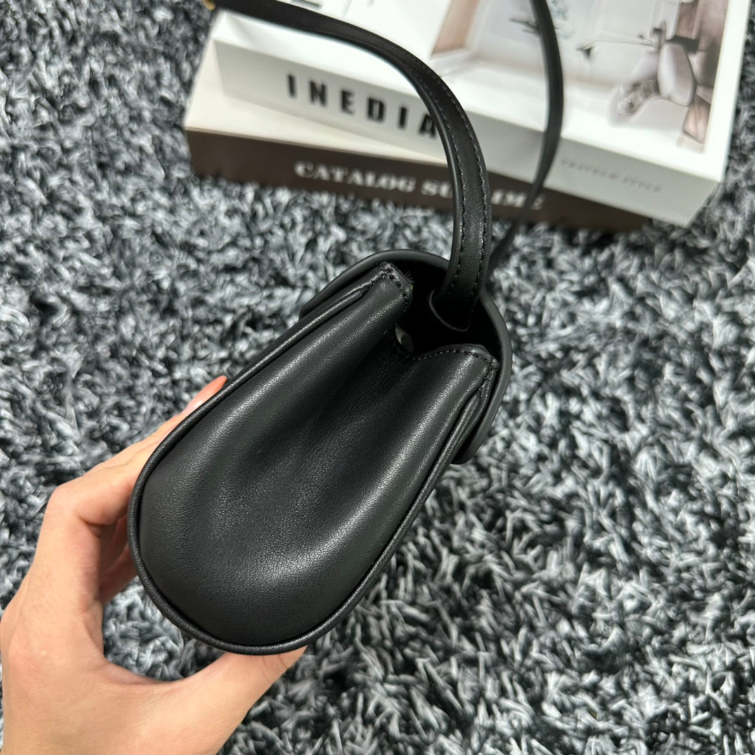 CLASSIC MINI 18 BLACK CALFSKIN