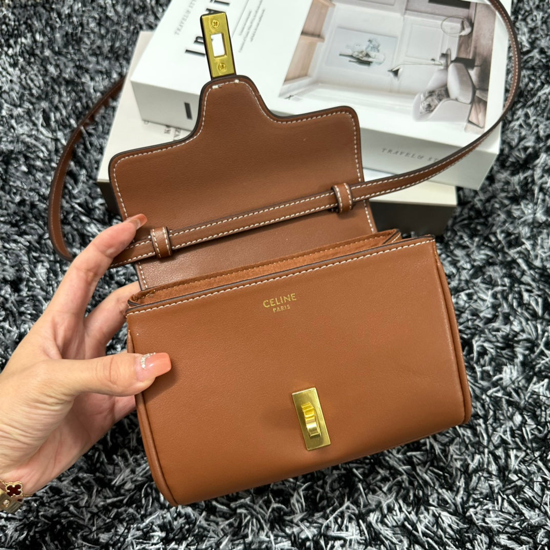 CLASSIC MINI 18 CINNAMON BROWN CALFSKIN