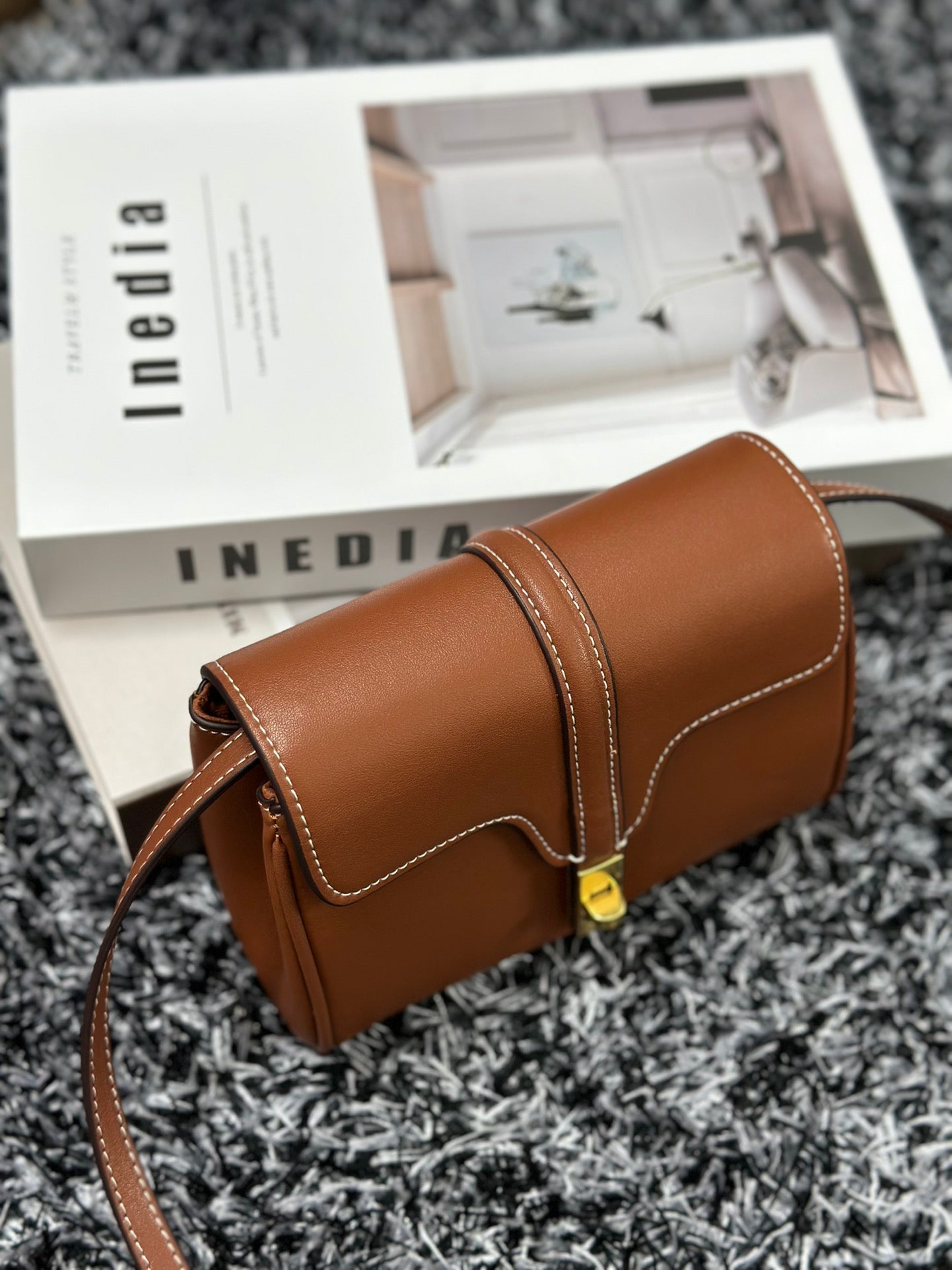 CLASSIC MINI 18 CINNAMON BROWN CALFSKIN