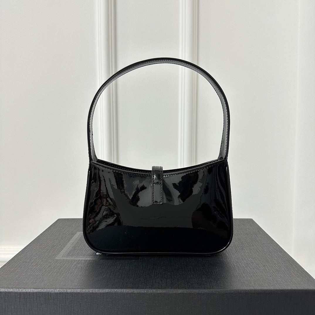 MINI 19 BLACK GLOSSY CALFSKIN HOBO