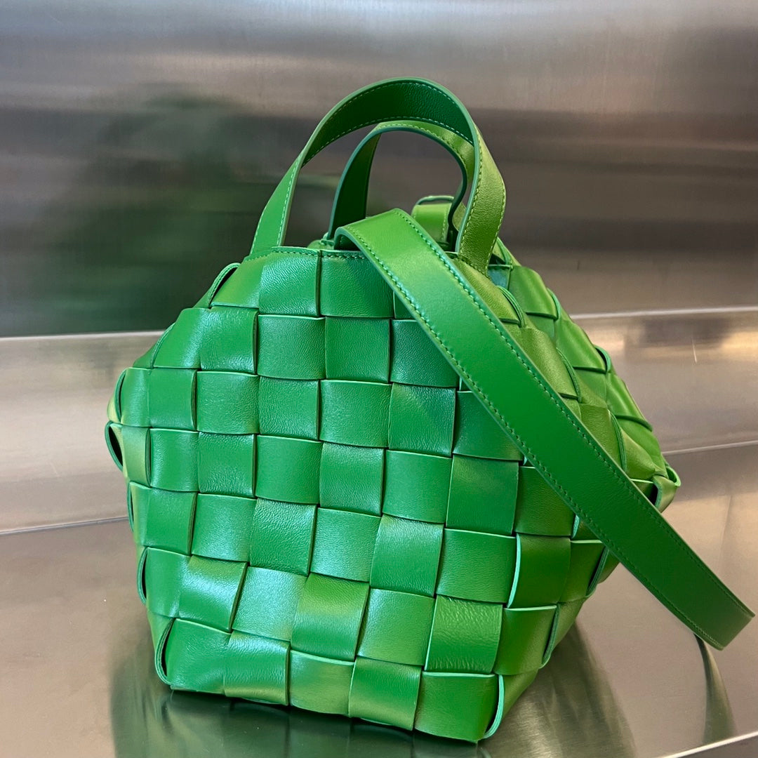 MEDIUM 28 CASSETTE NEON GREEN LAMBSKIN