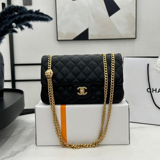 CC SMALL 23 FLAP BAG IN BLACK CALFSKIN GOLD HARDWARE