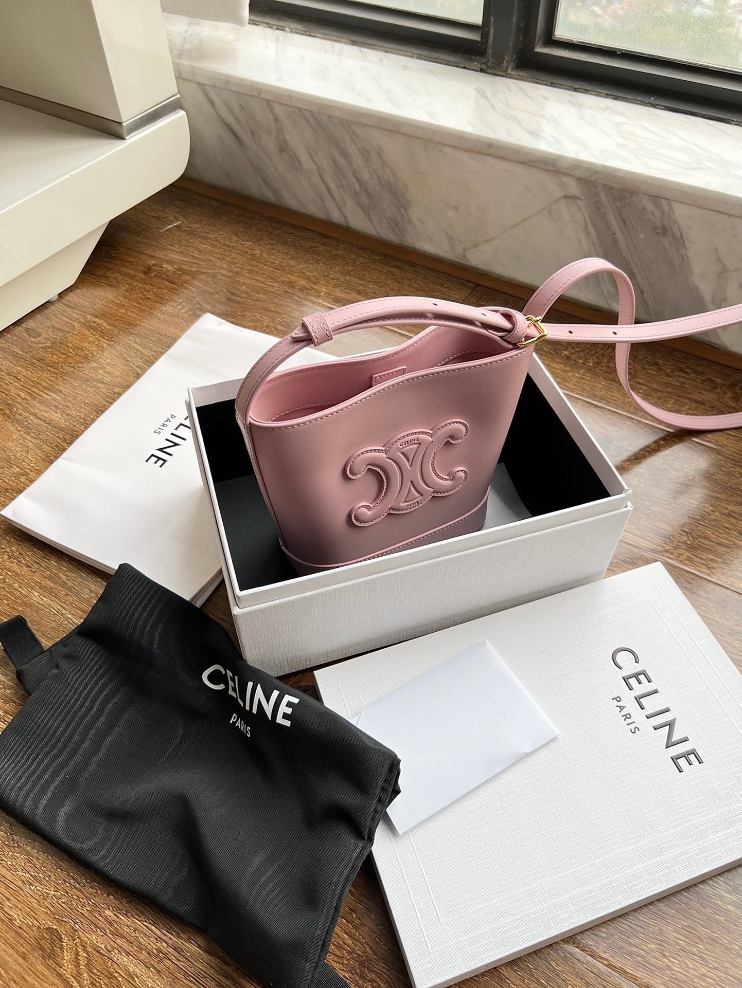 CUIR TRIPHOME 19 PINK PASTEL SMOOTH CALFSKIN BUCKET BAG