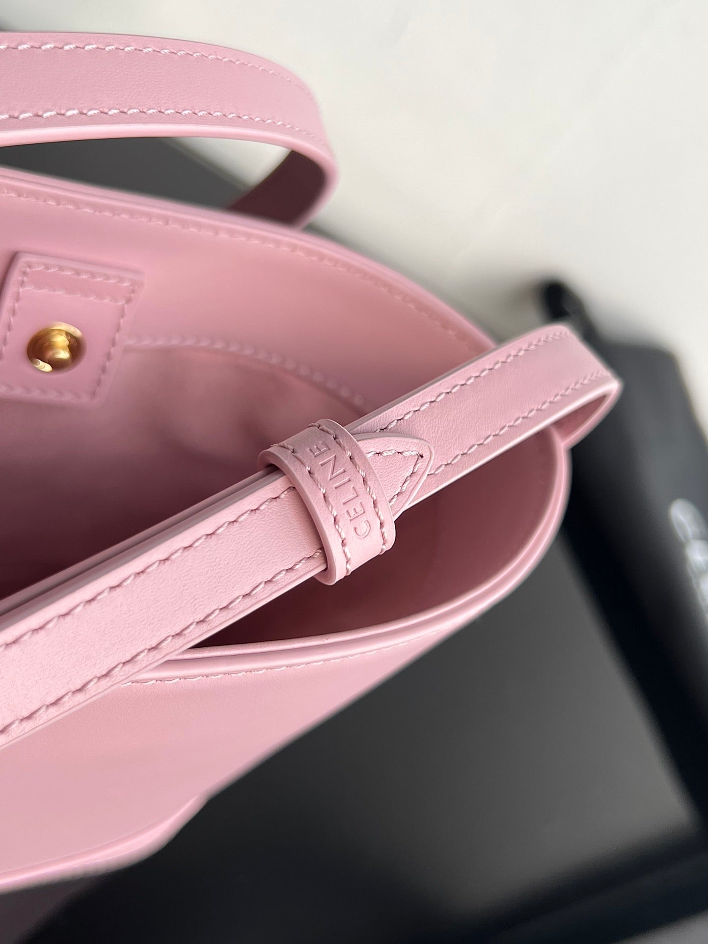 CUIR TRIPHOME 19 PINK PASTEL SMOOTH CALFSKIN BUCKET BAG