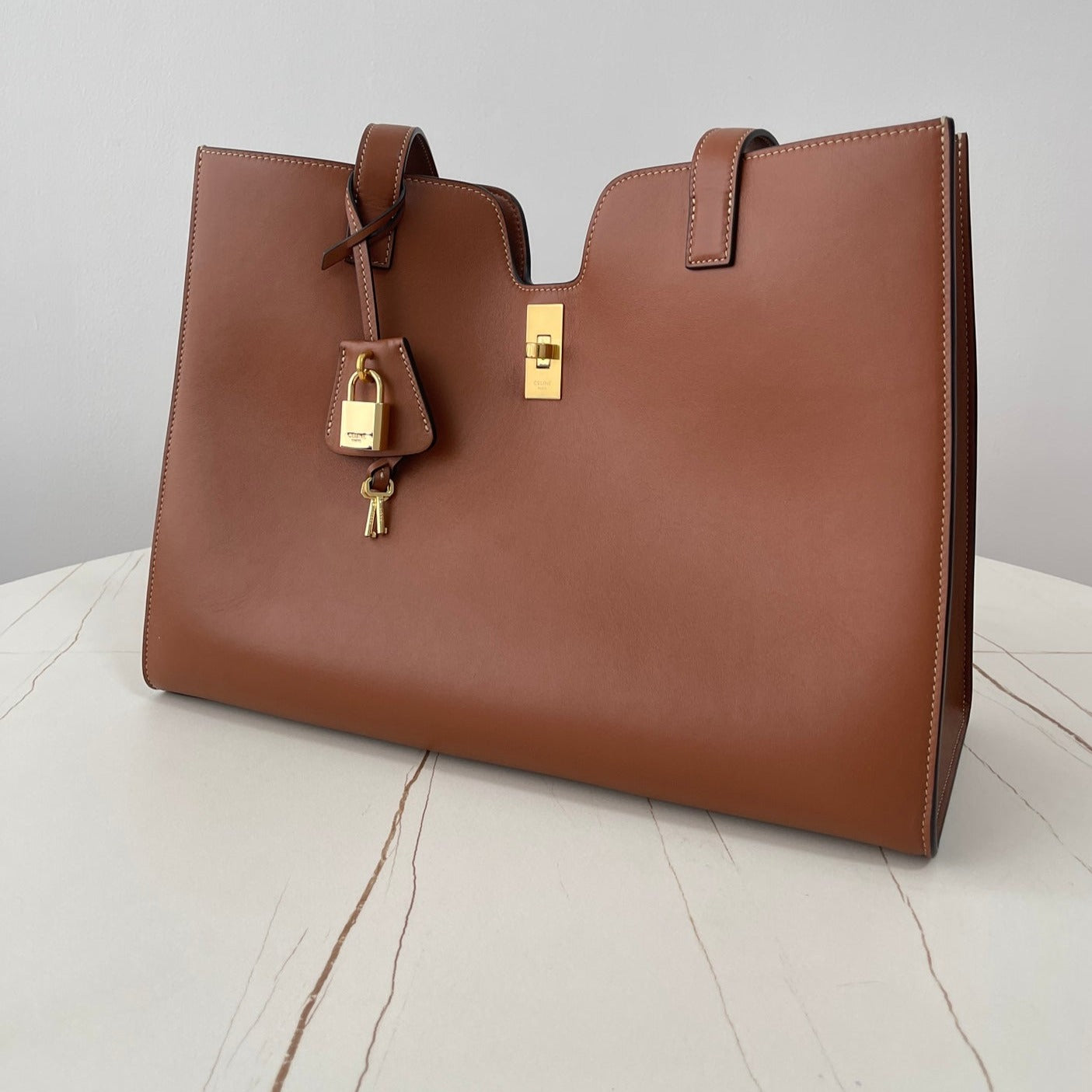 CABAS TRIOMPHE 37 CINNAMON BROWN IN SMOOTH CALFSKIN