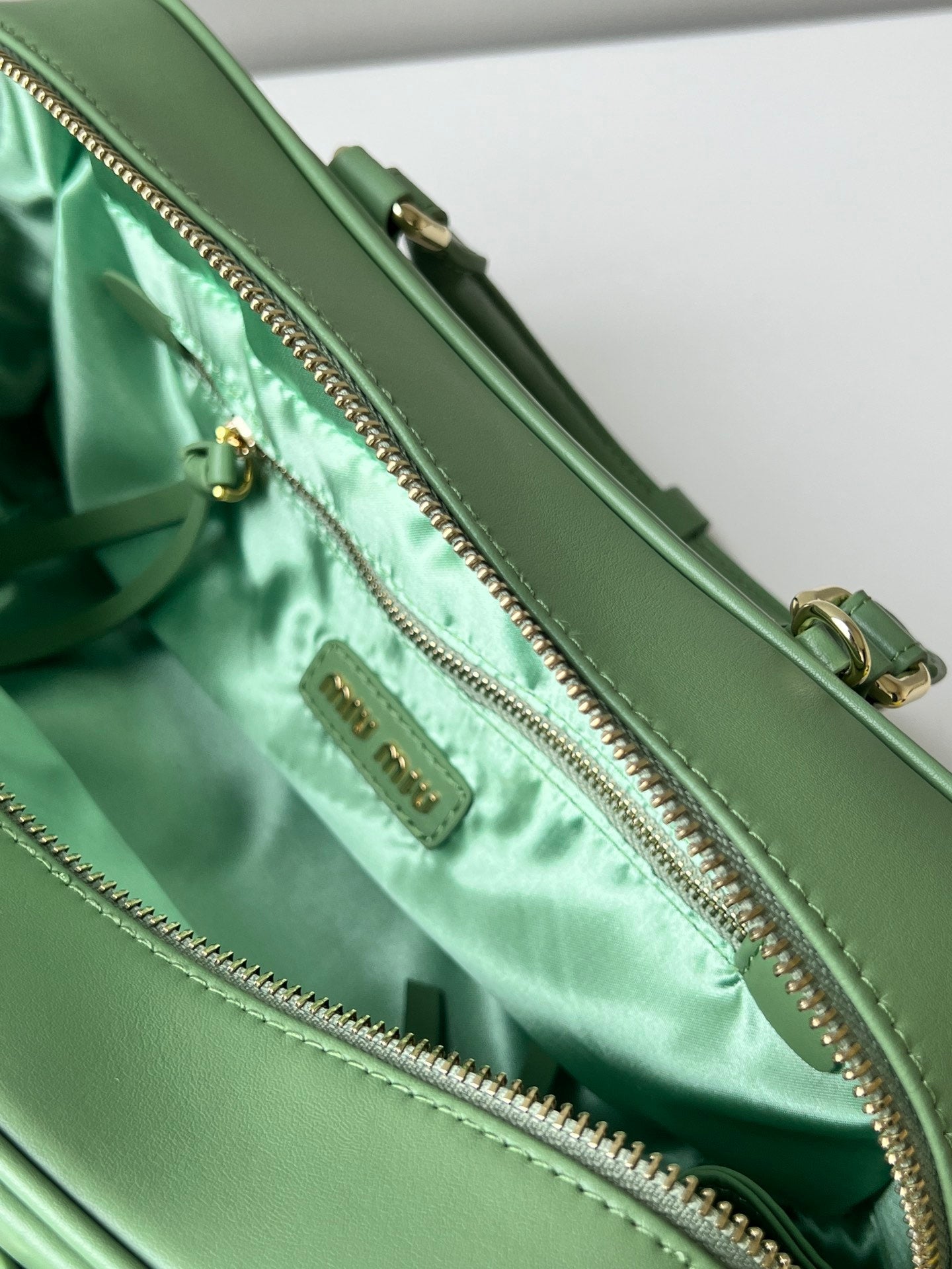 ARCADIE 27 BAG IN EMERALD GREEN CALFSKIN