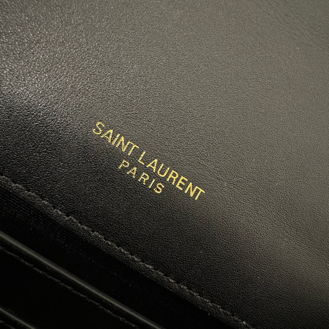 KATE TASSEL 20 BLACK CALFSKIN WITH GOLD LOGO