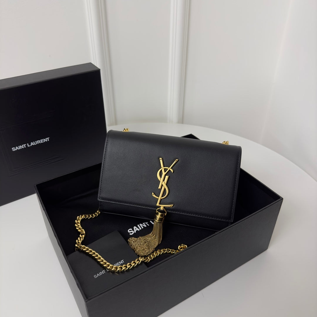 KATE TASSEL 20 BLACK CALFSKIN WITH GOLD LOGO