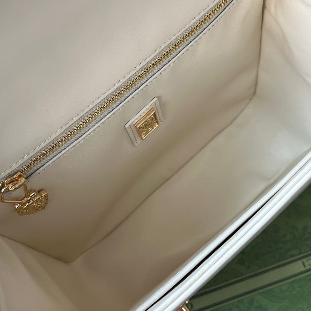 EQUESTRIAN STYLE SHOULDER BAG 21 IN WHITE CALFSKIN GOLD HARDWARE