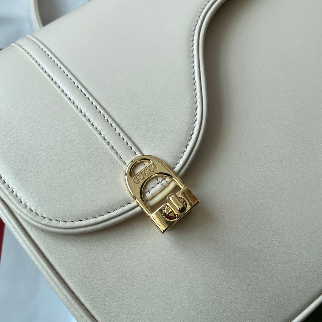 EQUESTRIAN STYLE SHOULDER BAG 21 IN WHITE CALFSKIN GOLD HARDWARE