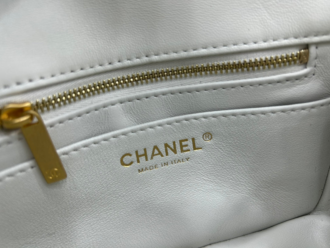 CC SMALL 20 FLAP BAG IN WHITE CALFSKIN WITH GOLD HARDWARE