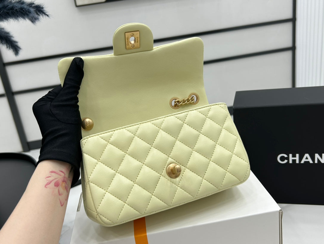 CC SMALL 20 FLAP BAG IN NEON YELLOW CALFSKIN GOLD HARDWARE