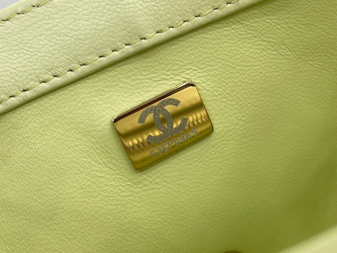 CC SMALL 17 FLAP BAG IN YELLOW NEON CALFSKIN GOLD HARDWARE