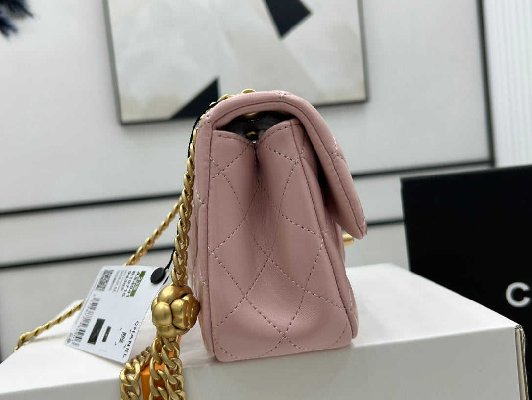 CC SMALL 20 FLAP BAG IN LIGHT PINK CALFSKIN GOLD HARDWARE