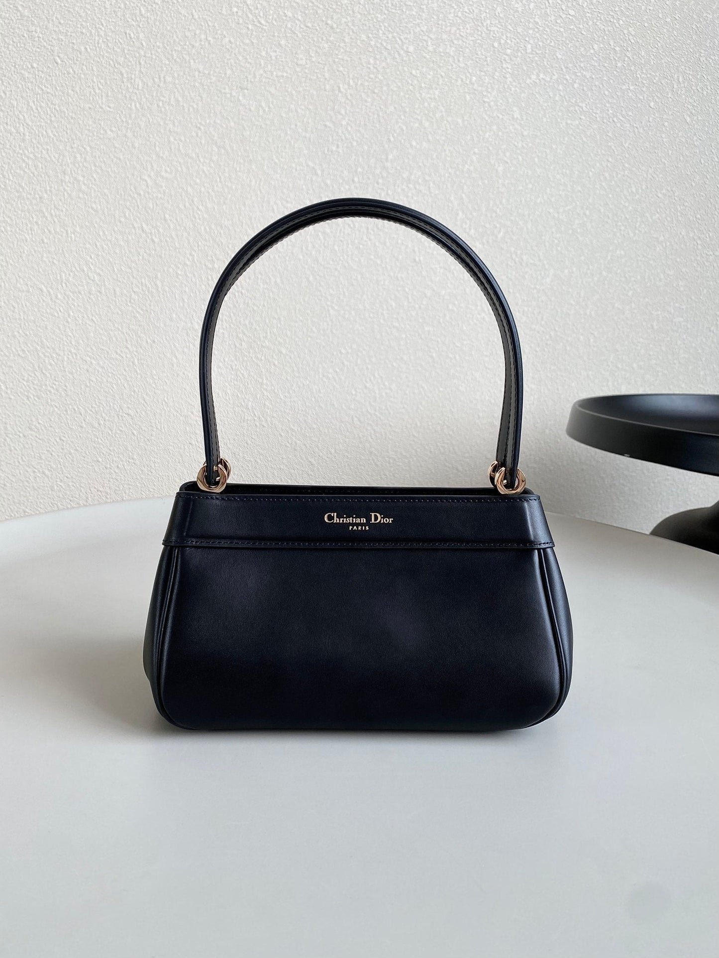 MEDIUM 22 KEY HANDBAG IN BLACK CALFSKIN