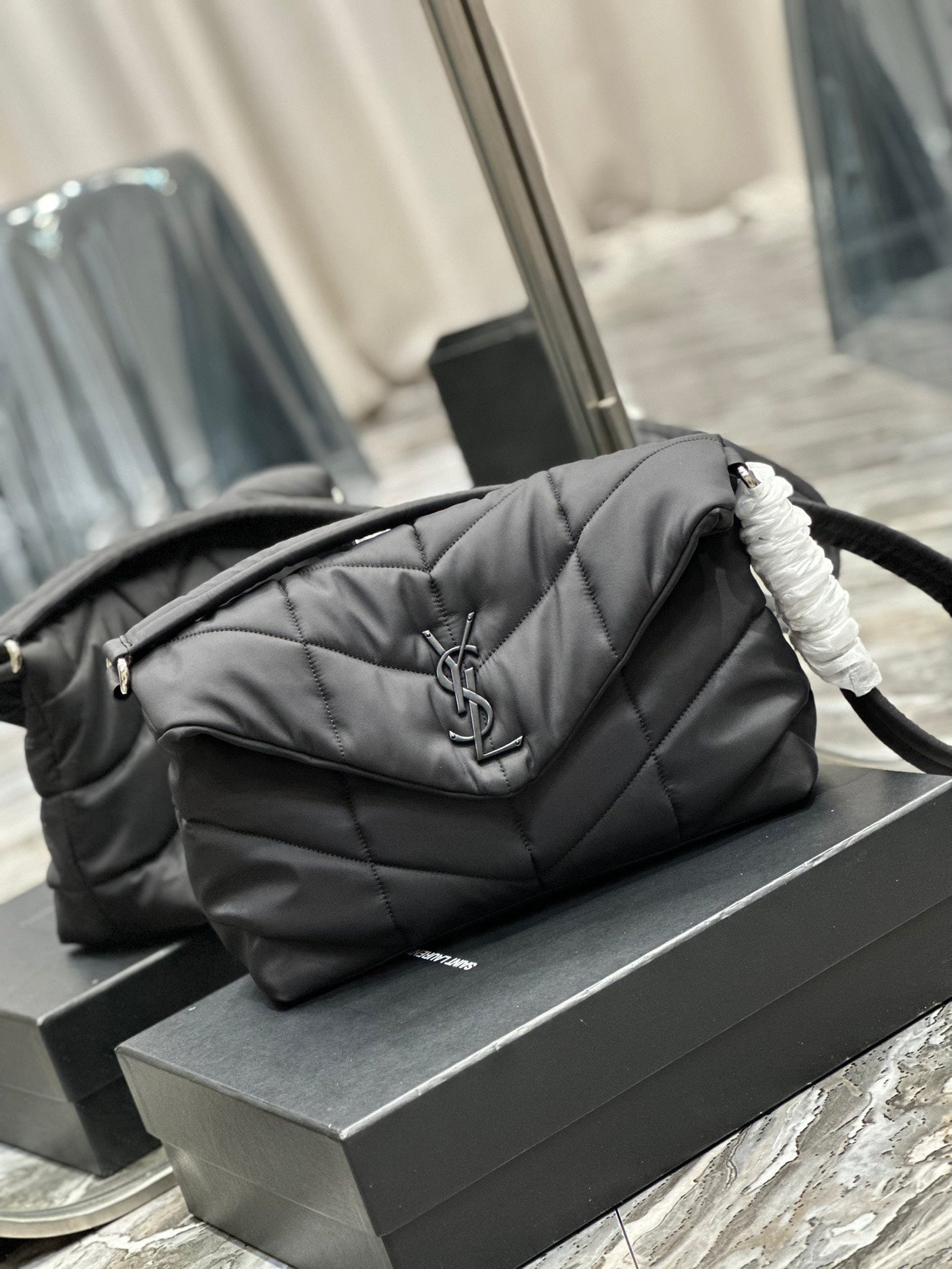 PUFFER LARGE BAG 34 IN DARK GRAY NYLON