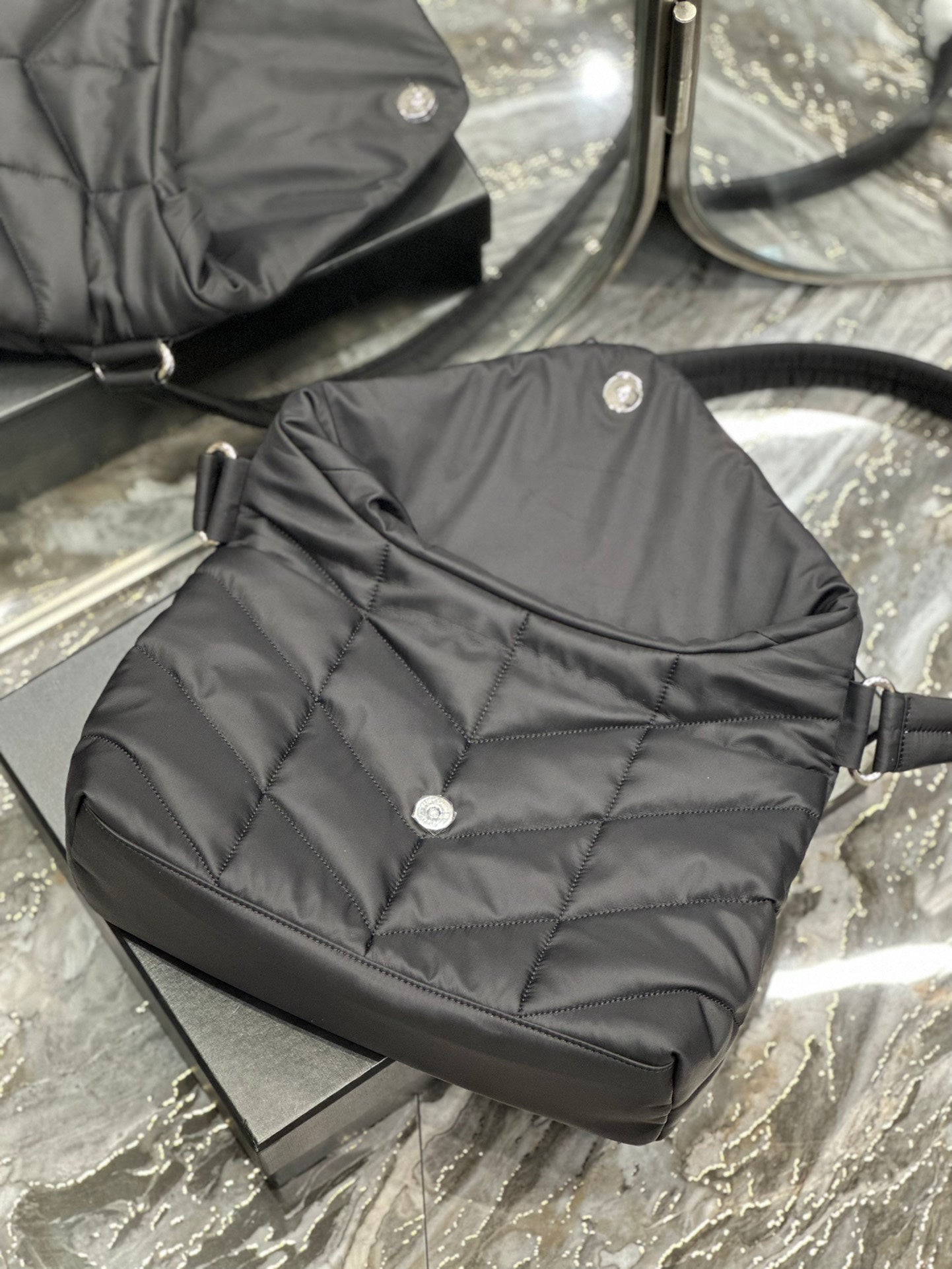 PUFFER LARGE BAG 34 IN DARK GRAY NYLON