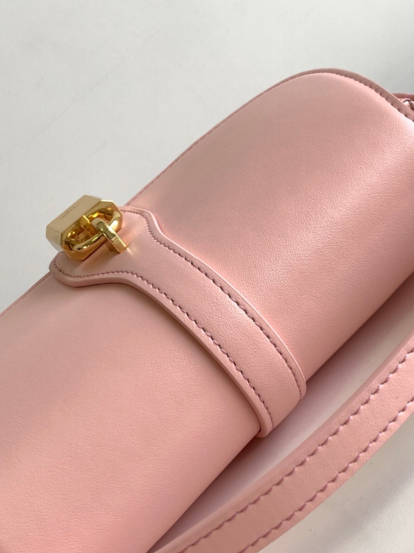 MINI TABOU CLUTCH 18 CALFSKIN SAKURA PINK