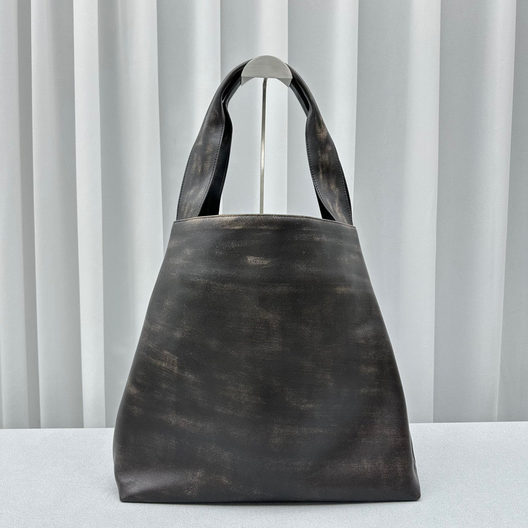 HOBO BAG 39 IN BLACK OMBRE CALFSKIN