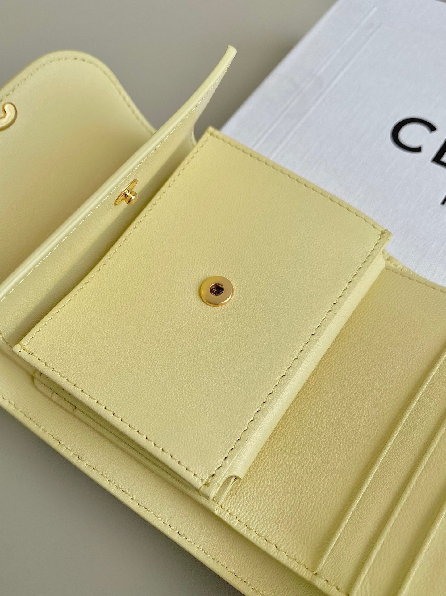 TRIPHOME 10 TRIFOLD WALLET CALFSKIN YELLOW PASTEL