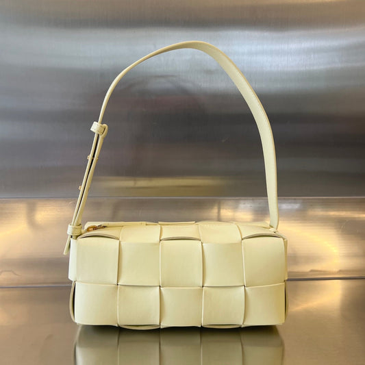 BRICK CASSETTE 28 IN PASTEL YELLOW CALFSKIN