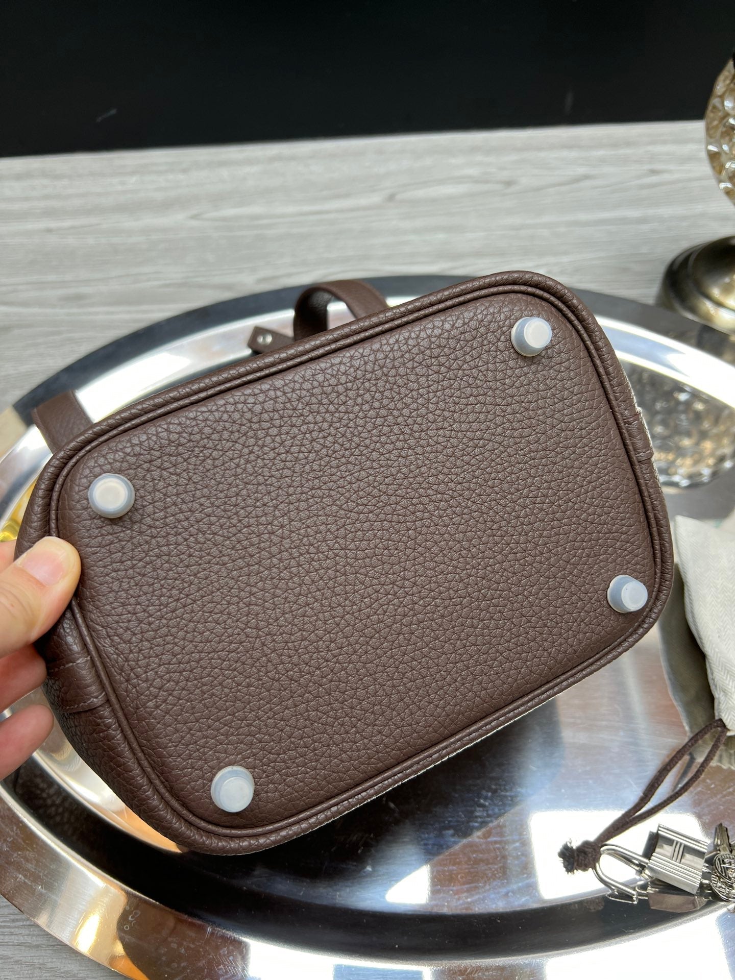 HM PICOTIN LOCK 18 CHOCOLATE CALFSKIN