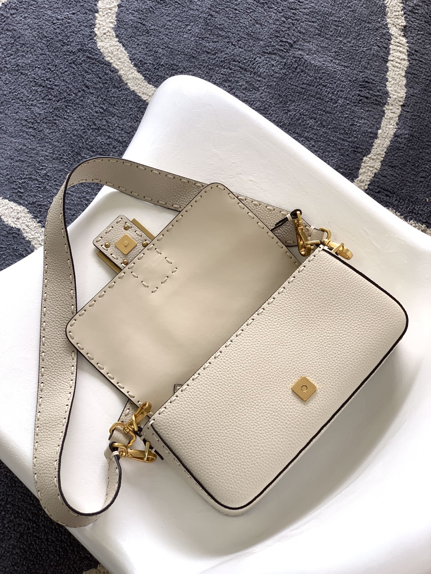 Fend Baguette 27 Bag Beige Calfskin Ghw