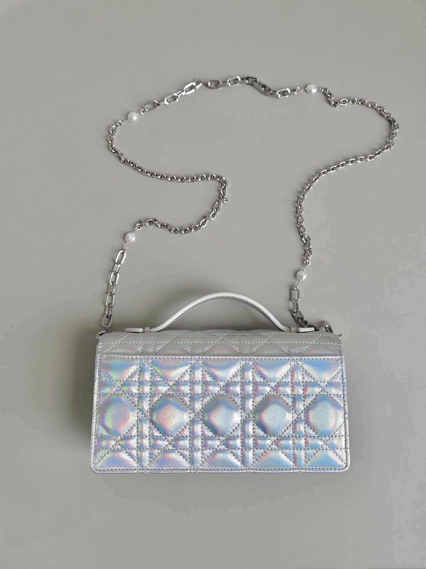 LADY 21 CHAIN BAG IN SILVER LAMBSKIN