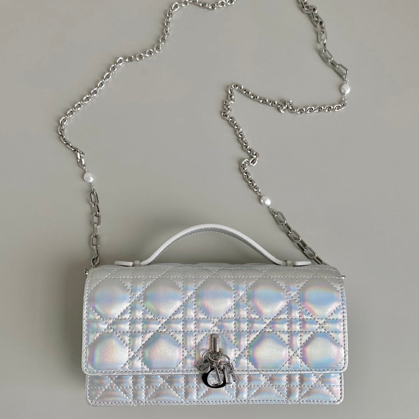 LADY 21 CHAIN BAG IN SILVER LAMBSKIN