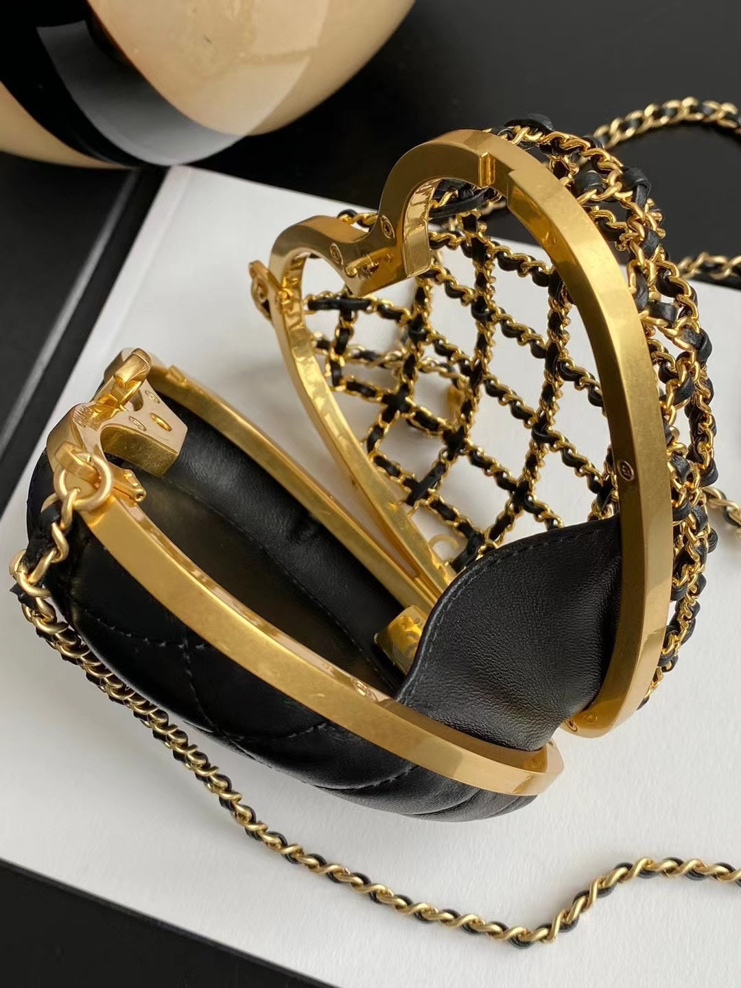 CC 14 HEART MINAUDIÈRE BAG IN BLACK CALFSKIN AND GOLD-TONE HARDWARE