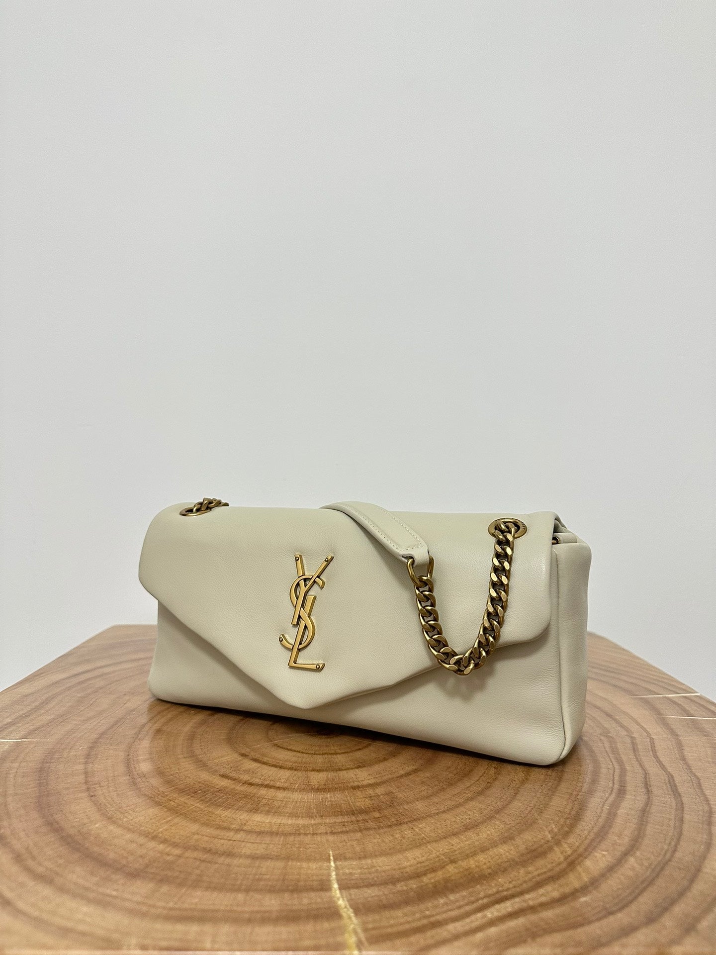 CALYPSO 26 MILKY WHITE LAMBSKIN CHAIN BAG