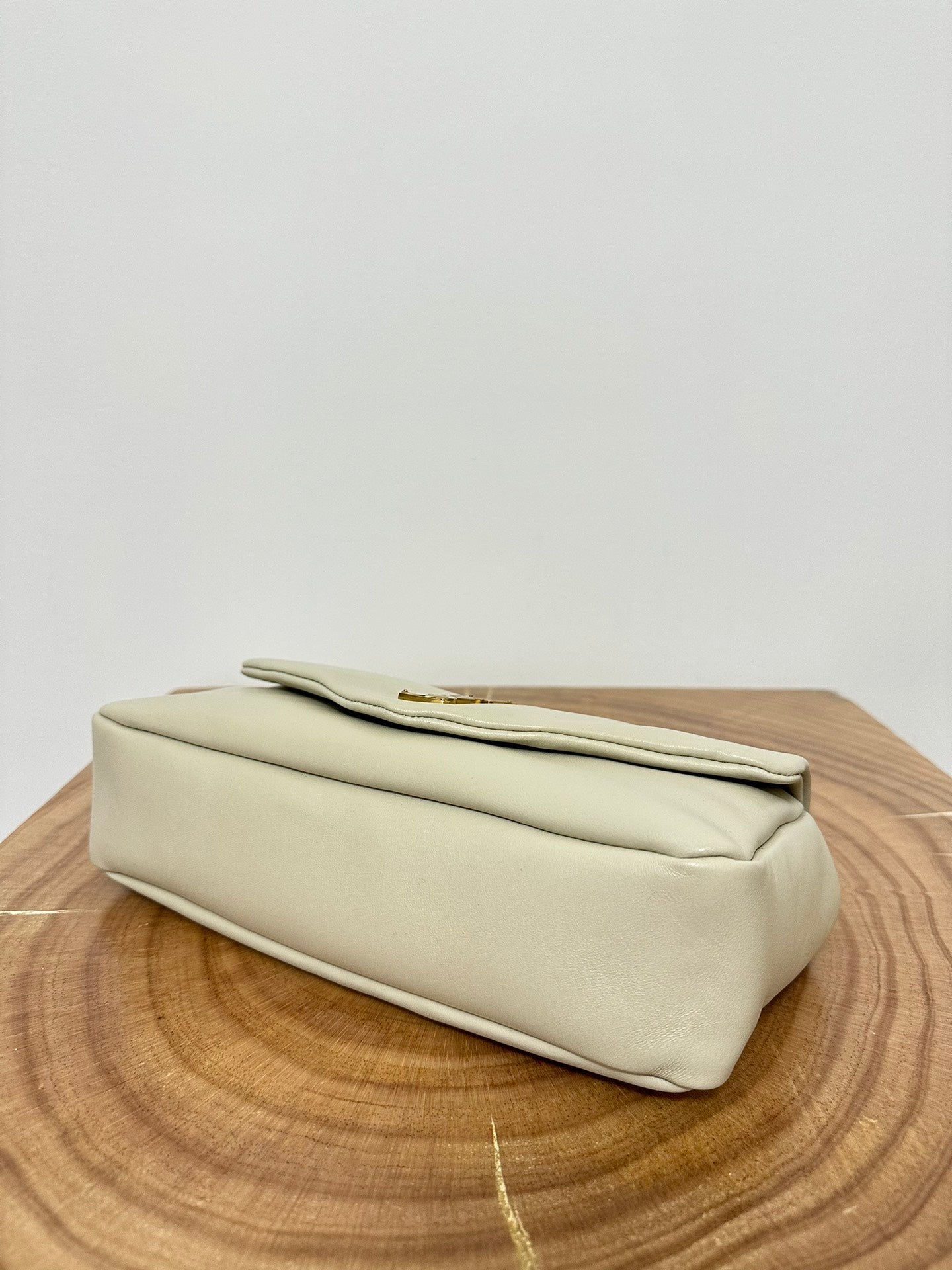 CALYPSO 26 MILKY WHITE LAMBSKIN CHAIN BAG