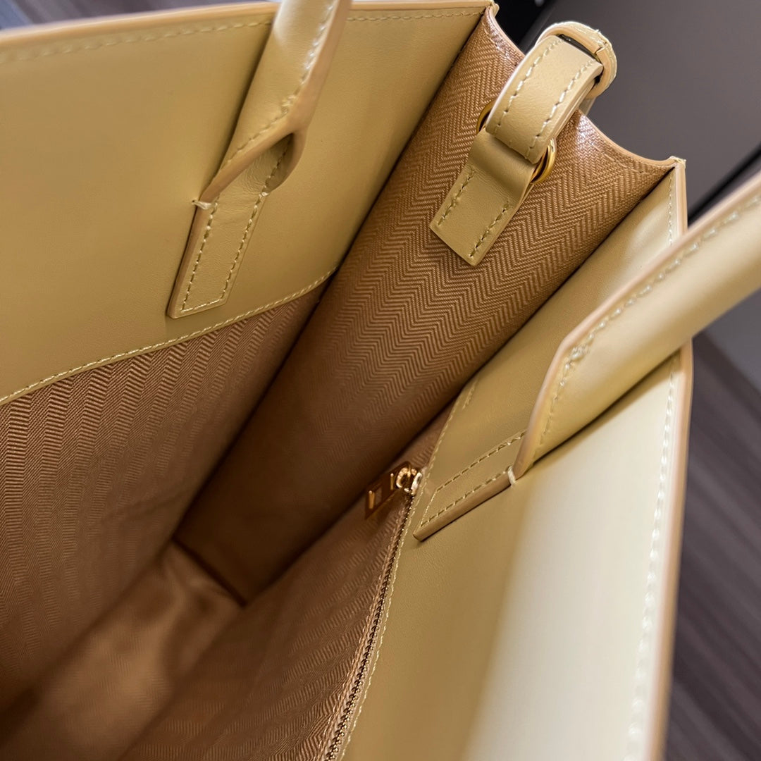 STANDARD A4 TOTE BAG IN LIGHT YELLOW CALFSKIN