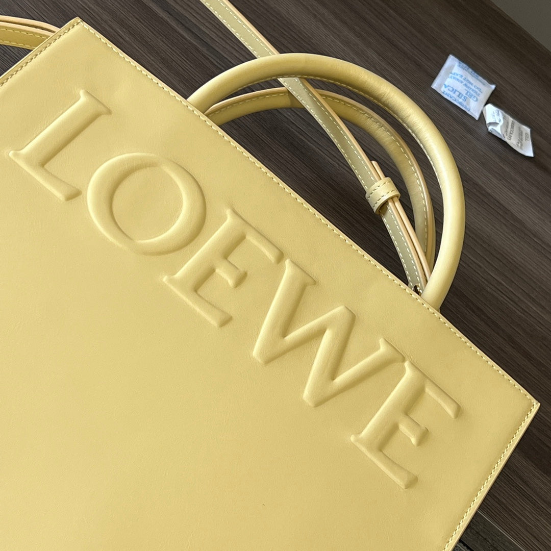 STANDARD A4 TOTE BAG IN LIGHT YELLOW CALFSKIN