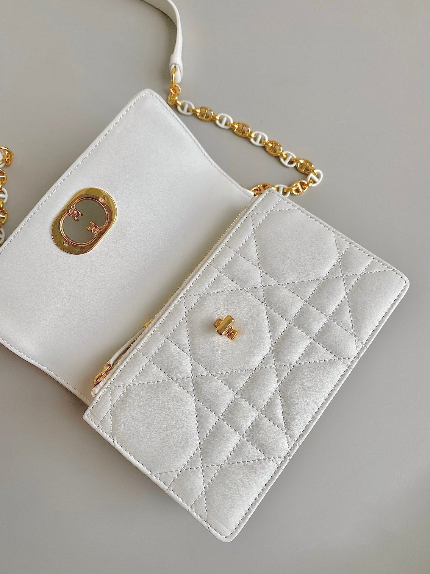 MINI CHAIN BAG 17 IN WHITE CALFSKIN