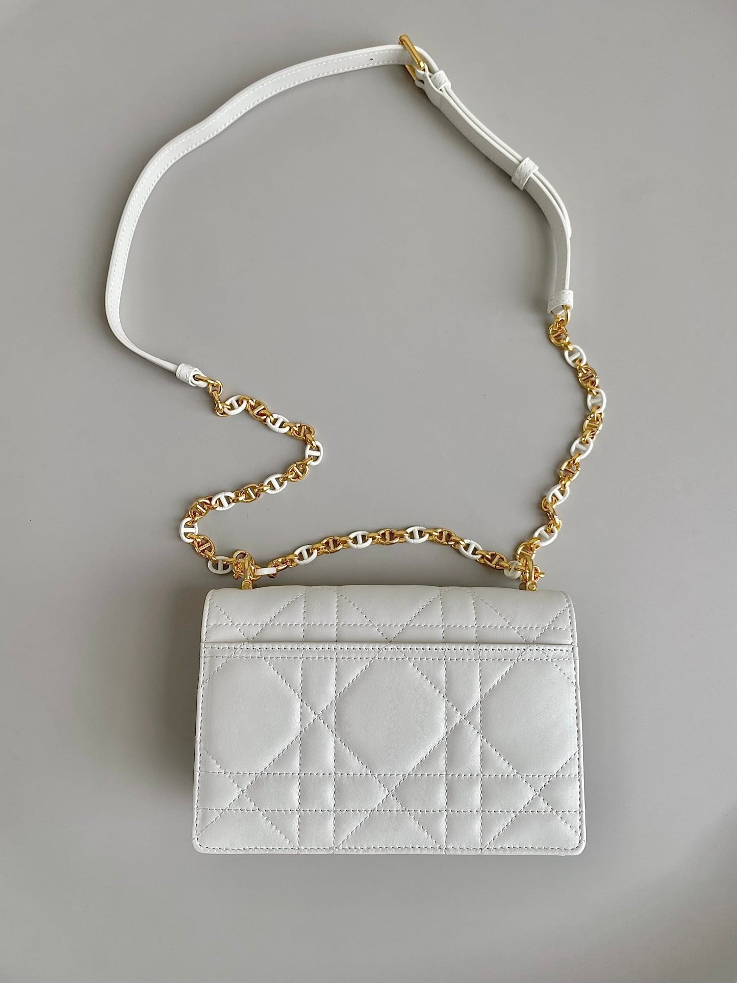 MINI CHAIN BAG 17 IN WHITE CALFSKIN