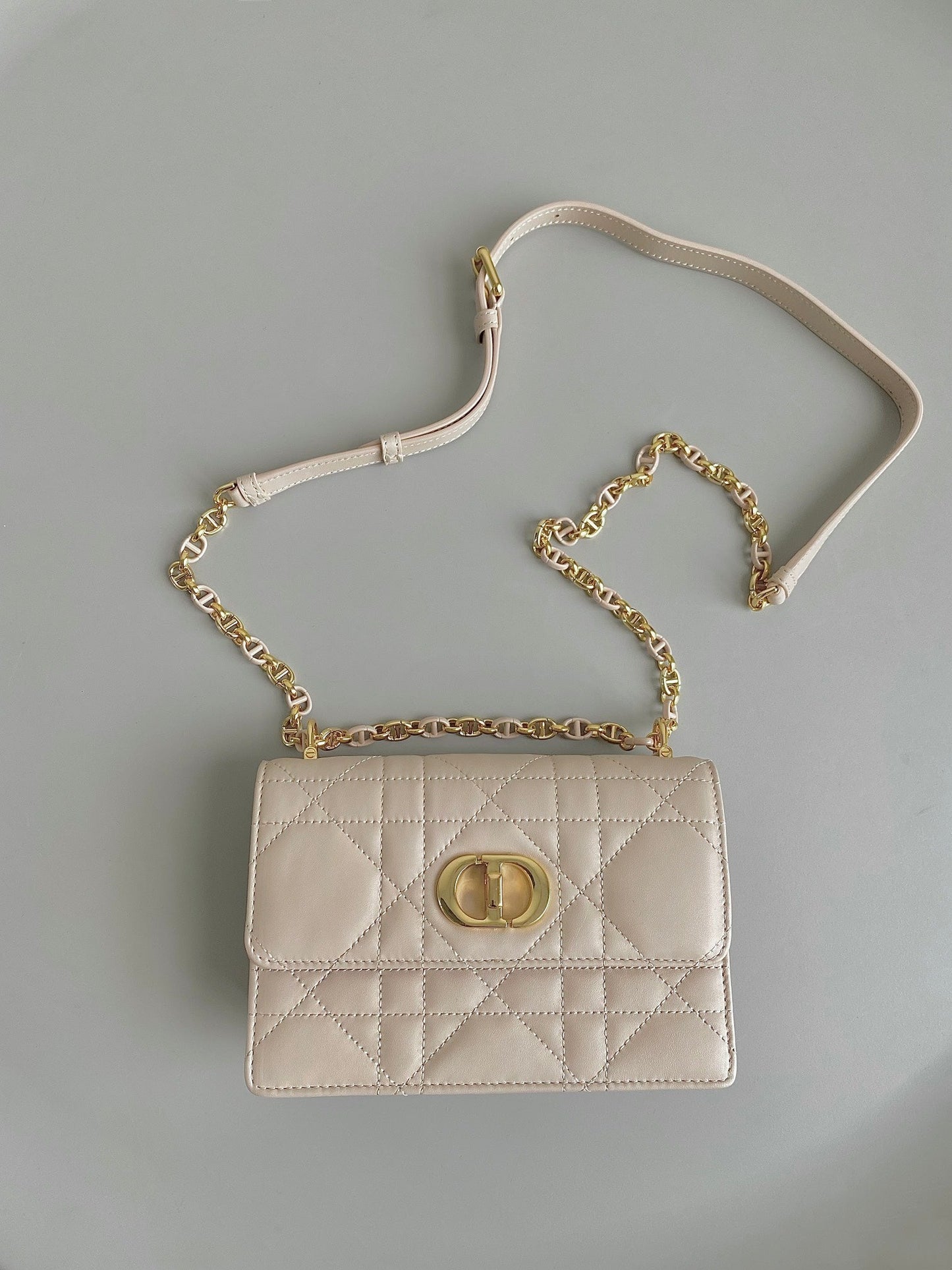 MINI CHAIN BAG 17 IN BEIGE CALFSKIN