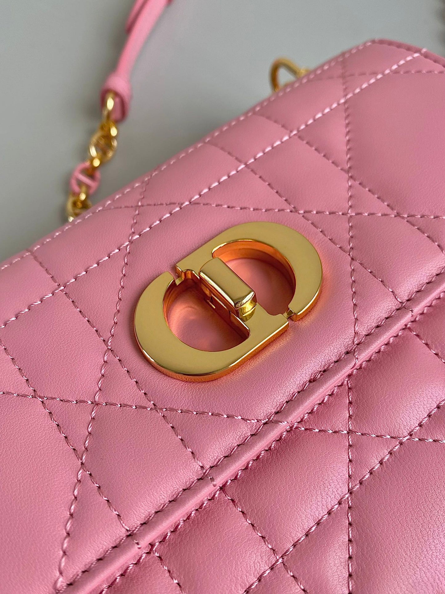 MINI CHAIN BAG 17 IN LIGHT PINK CALFSKIN