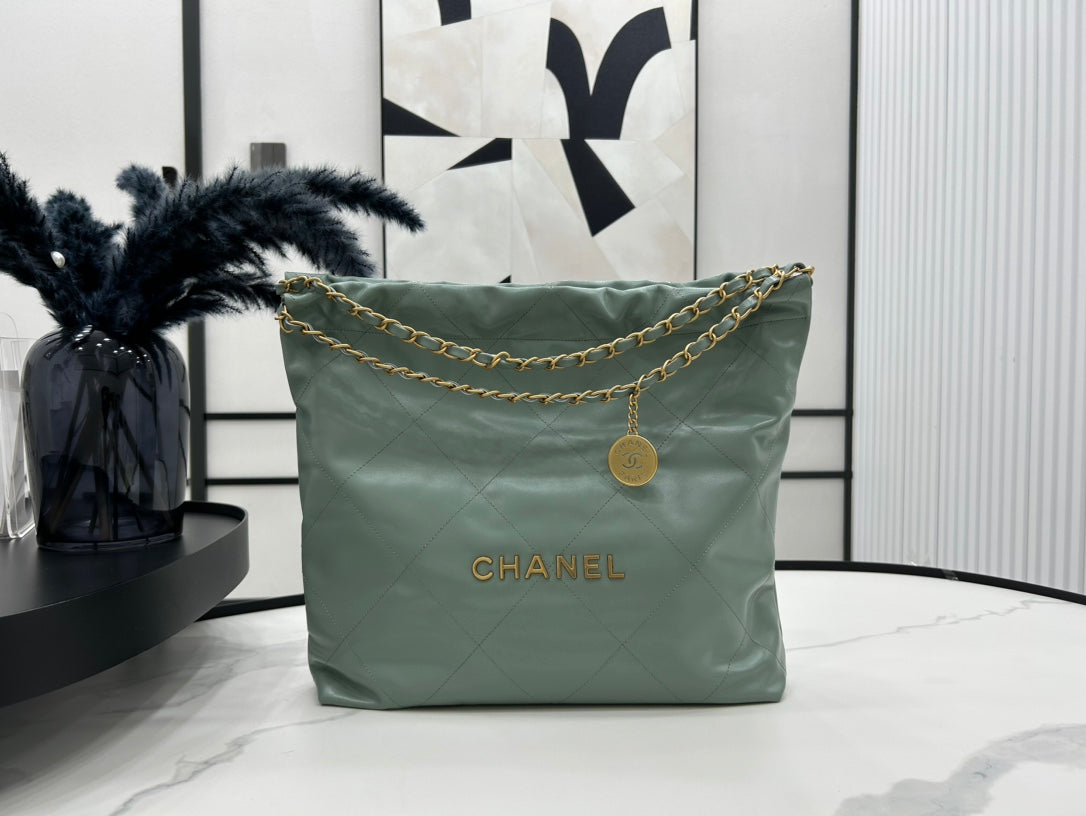 CC LARGE 42 HANDBAG IN GREEN SAGE CALFSKIN GOLD HARDWARE