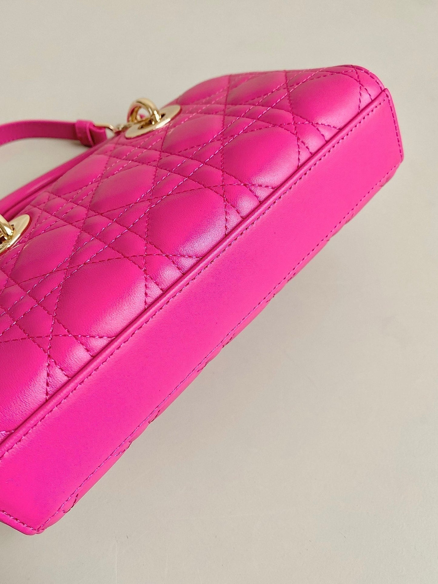 D-JOY BAG 22 IN HOT PINK LAMBSKIN