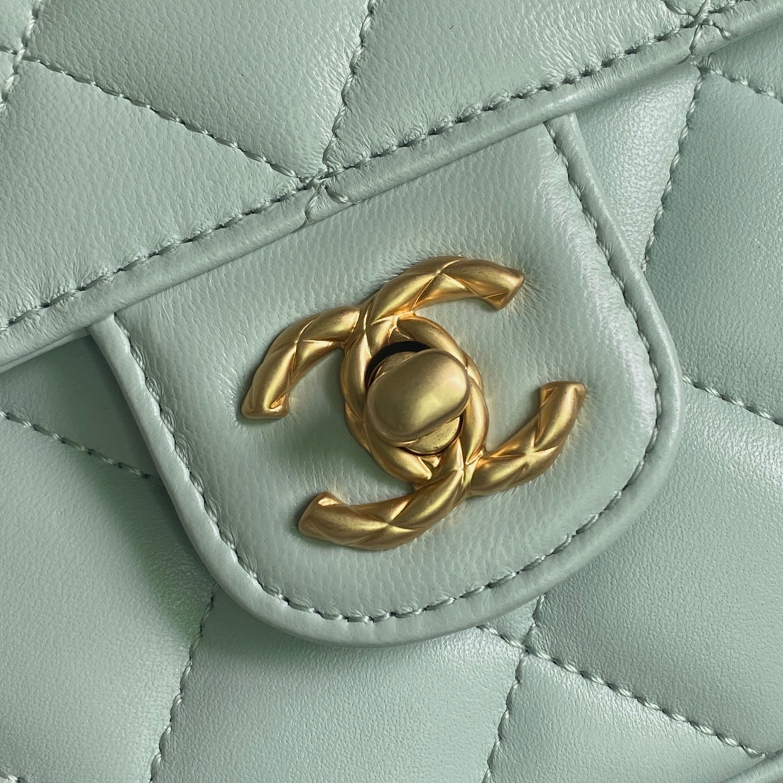 CC MINI 15 BAG IN SKY BLUE CALFSKIN GOLDEN HARDWARE