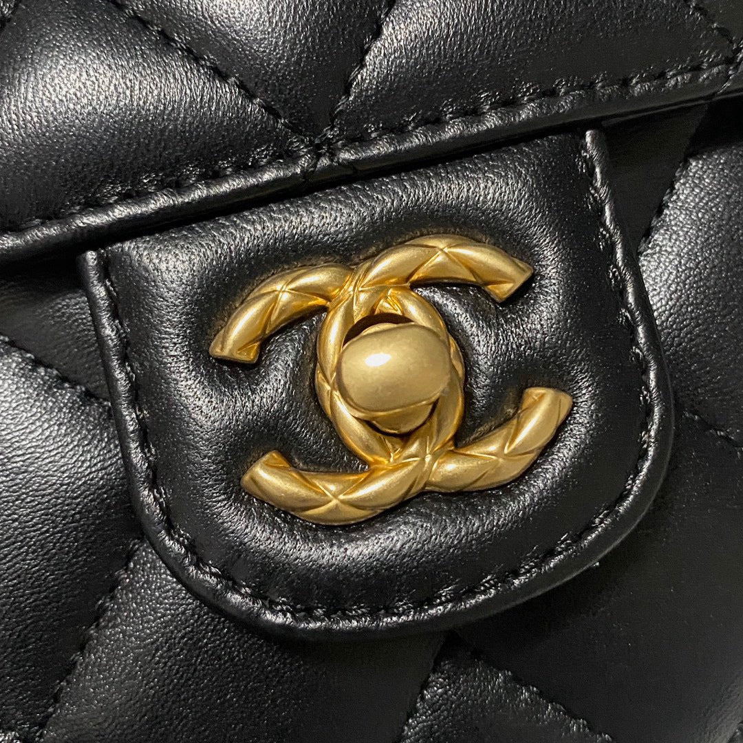 CC MINI 15 BAG IN BLACK CALFSKIN GOLDEN HARDWARE