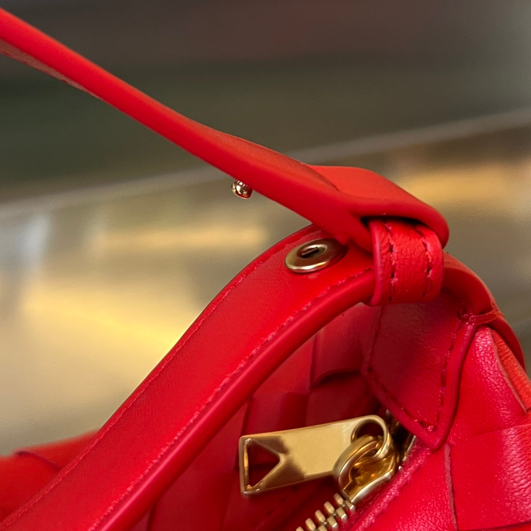 WALLACE 22 BAG IN CHERRY RED CALFSKIN