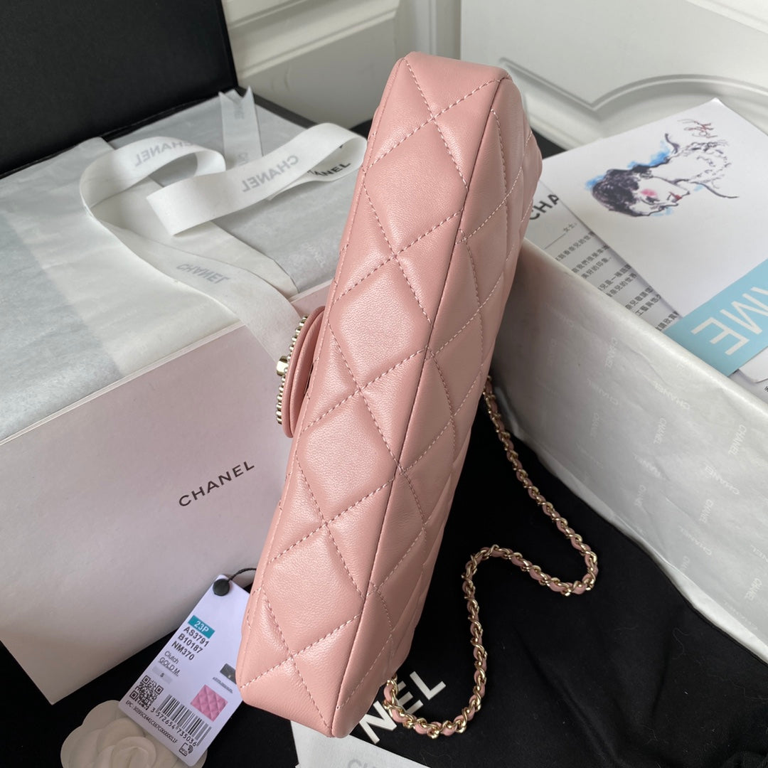 CC 26 CLUTCH WITH CHAIN BAG IN LIGHT PINK CALFSKIN