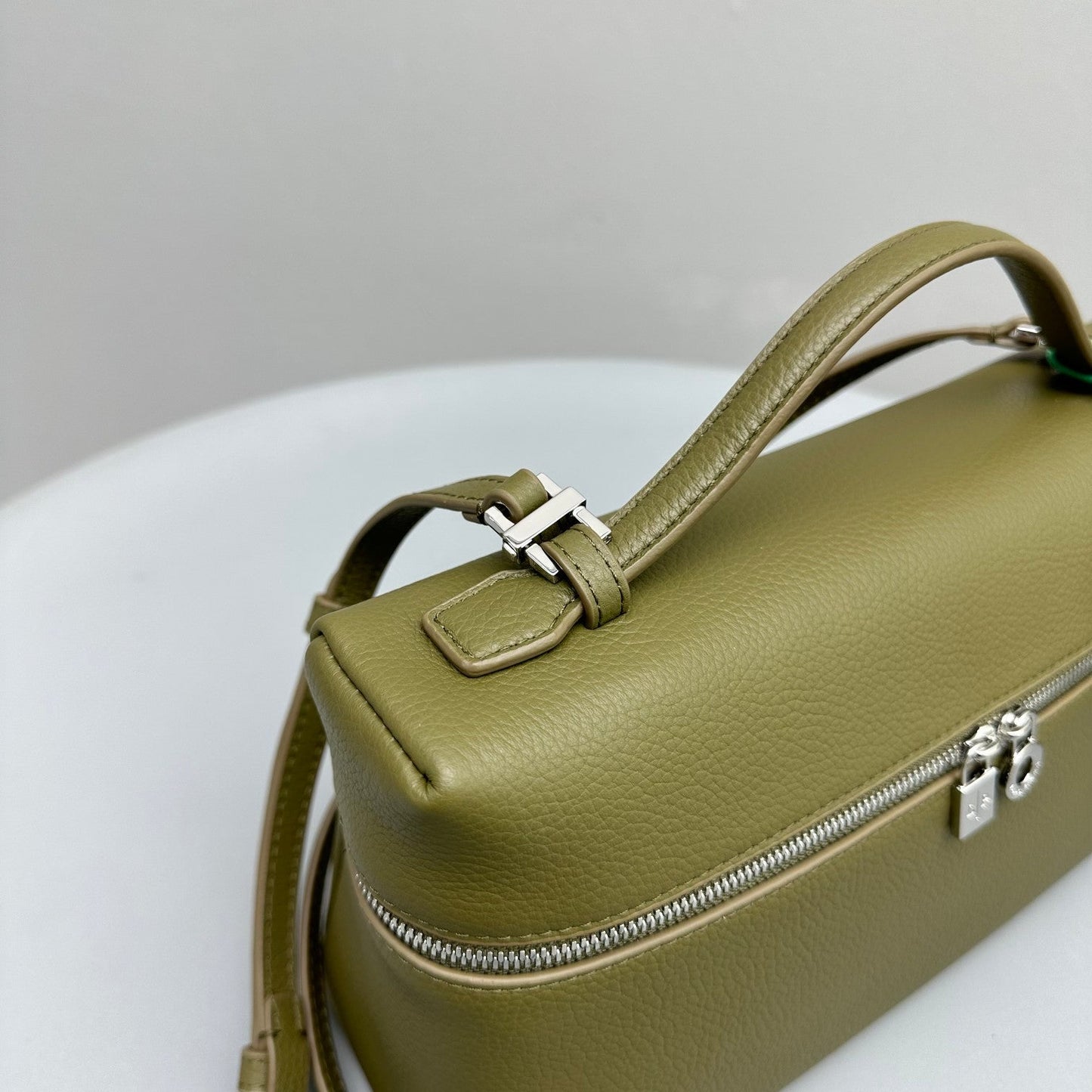 Extra Pocket L27 Olive Cowhide Shw