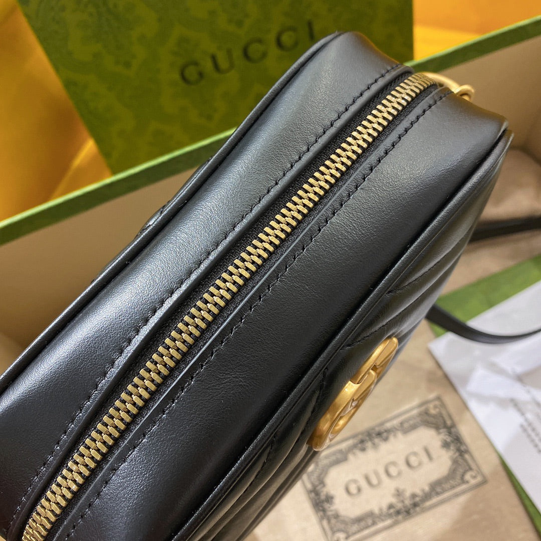 GG MINI 18 MARMONT MATELASSÉ BLACK CALFSKIN WITH GOLDEN LOGO